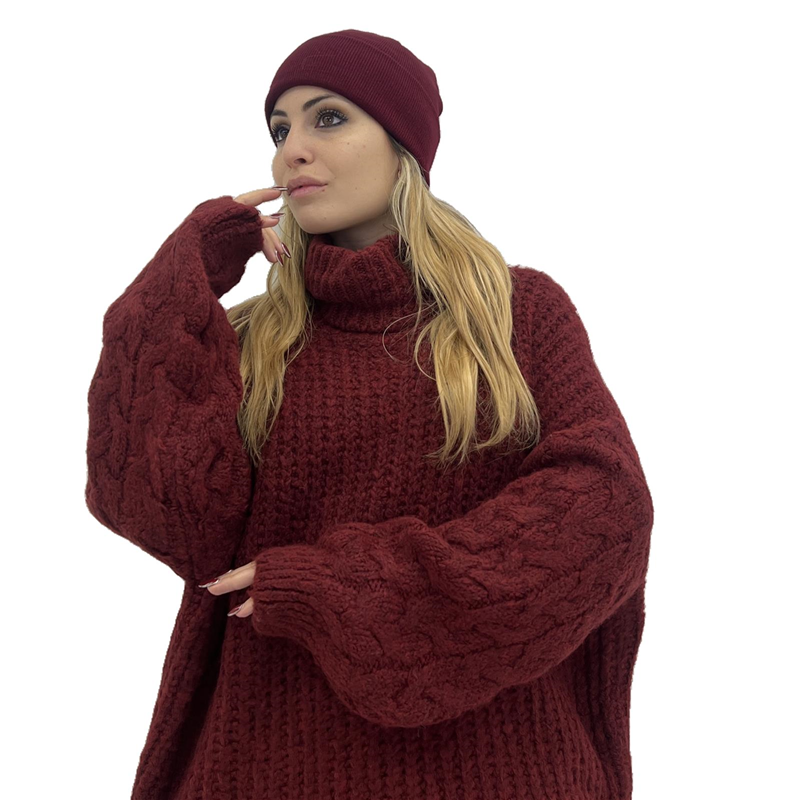 maglione modello over hot